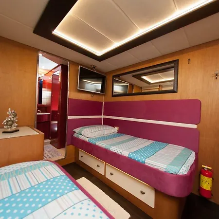 Ботель Vita Nauta Boat & Breakfast