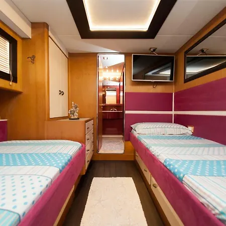 Vita Nauta Boat & Breakfast * Гаэта