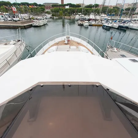 Ботель Vita Nauta Boat & Breakfast Гаэта